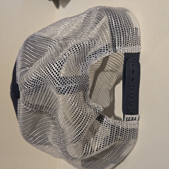 YETI coolers baseball cap - Picture 2 of 2